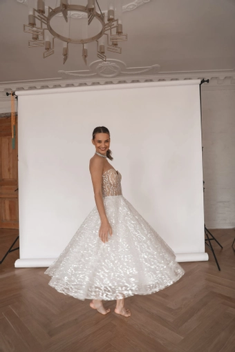 Olivia Bottega Monro #12 vertical thumbnail