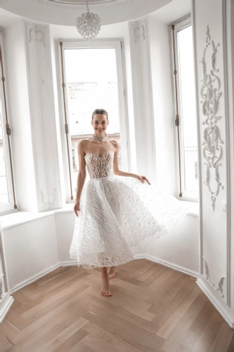 Olivia Bottega Monro #2 frontface vertical thumbnail