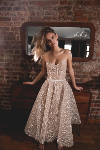 Olivia Bottega Monro #7 frontface vertical thumbnail