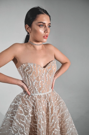 Olivia Bottega Monro #22 frontface vertical cropped thumbnail