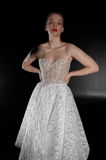 Olivia Bottega Monro #21 frontface vertical cropped thumbnail