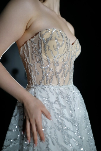 Olivia Bottega Monro #19 frontface vertical cropped thumbnail