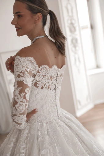 Olivia Bottega Nuria #9 backface vertical cropped thumbnail