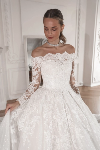 Olivia Bottega Nuria #6 frontface vertical cropped thumbnail