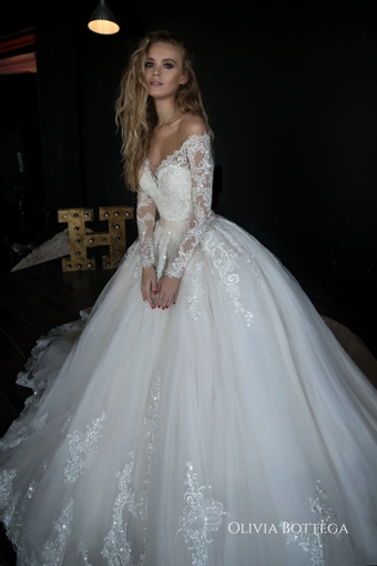 Olivia Bottega OB7962 #14 frontface vertical cropped thumbnail