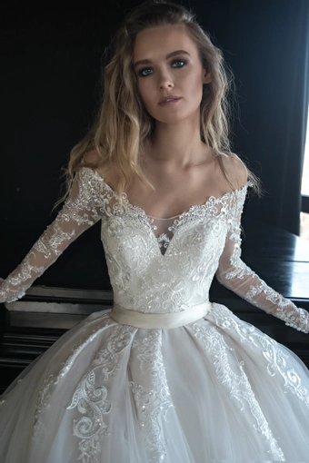 Olivia Bottega OB7962 #18 frontface vertical cropped thumbnail