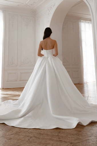 Oceania Olivia Bottega #11 backface vertical thumbnail