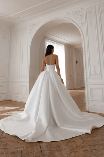 Oceania Olivia Bottega #10 backface vertical thumbnail