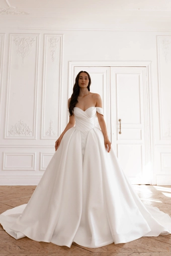 Oceania Olivia Bottega #3 frontface vertical thumbnail