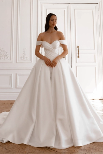 Oceania Olivia Bottega #7 frontface vertical thumbnail