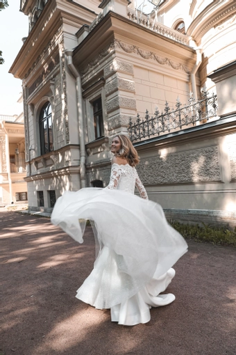 Olivia Bottega Olies #14 backface vertical thumbnail