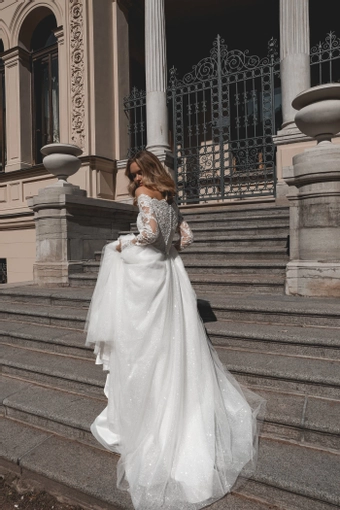 Olivia Bottega Olies #15 backface vertical thumbnail