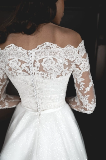 Olivia Bottega Olies #28 backface vertical cropped thumbnail