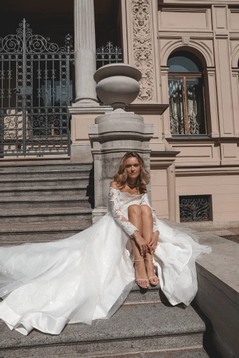 Olivia Bottega Olies #10 frontface vertical thumbnail