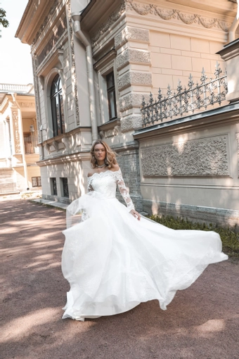 Olivia Bottega Olies #9 frontface vertical thumbnail