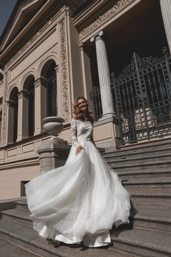 Olivia Bottega Olies #6 frontface vertical thumbnail