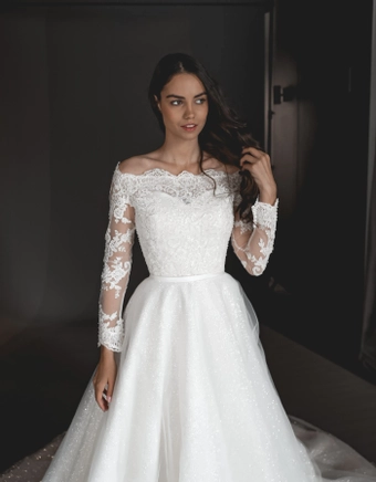 Olivia Bottega Olies #23 frontface vertical cropped thumbnail