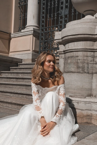 Olivia Bottega Olies #20 frontface vertical cropped thumbnail