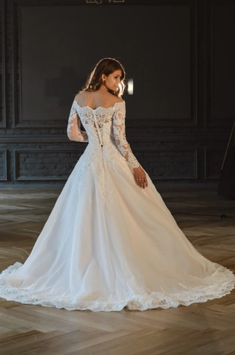 Olivia Bottega Olivia #4 default backface vertical thumbnail