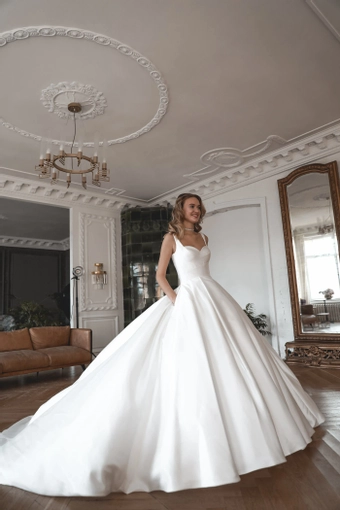 Olivia Bottega Priscilla #10 frontface vertical thumbnail