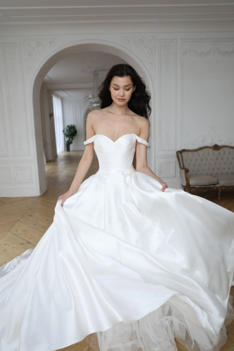 Olivia Bottega Priscilla #4 frontface vertical thumbnail