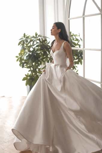 Olivia Bottega Priscilla #7 frontface vertical thumbnail