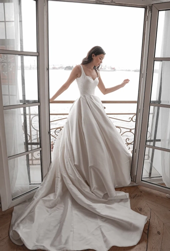 Olivia Bottega Priscilla #11 frontface vertical thumbnail