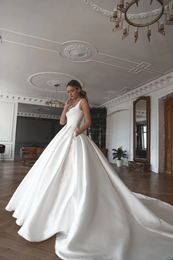 Olivia Bottega Priscilla #5 frontface vertical thumbnail