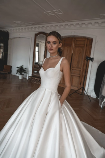 Olivia Bottega Priscilla #29 frontface vertical cropped thumbnail