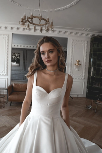 Olivia Bottega Priscilla #30 frontface vertical cropped thumbnail