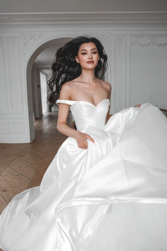 Olivia Bottega Priscilla #31 frontface vertical cropped thumbnail