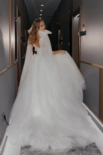 Olivia Bottega Romanica #9 backface vertical thumbnail