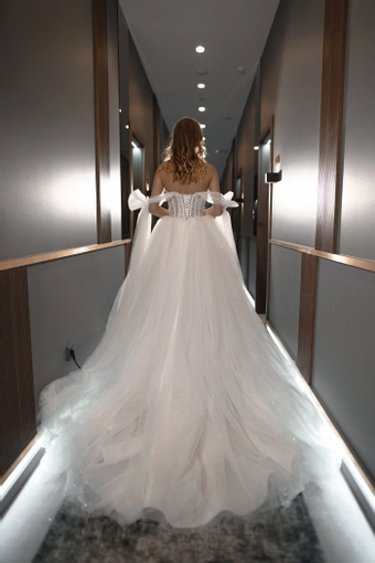 Olivia Bottega Romanica #7 backface vertical thumbnail