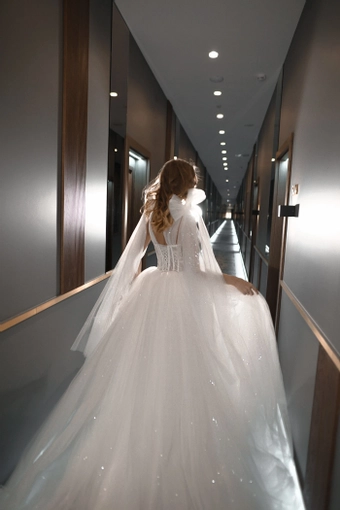 Olivia Bottega Romanica #24 backface vertical cropped thumbnail