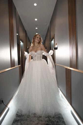 Olivia Bottega Romanica #4 frontface vertical thumbnail