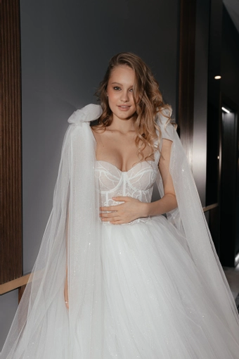 Olivia Bottega Romanica #18 frontface vertical cropped thumbnail