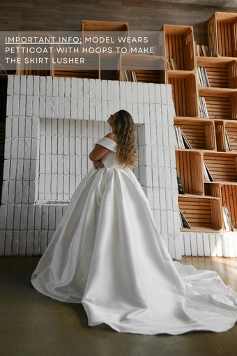 Olivia Bottega Seiliny #6 backface vertical thumbnail