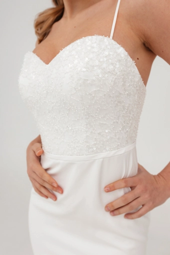 Olivia Bottega Selena #6 frontface vertical cropped thumbnail