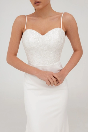 Olivia Bottega Selena #12 frontface vertical cropped thumbnail