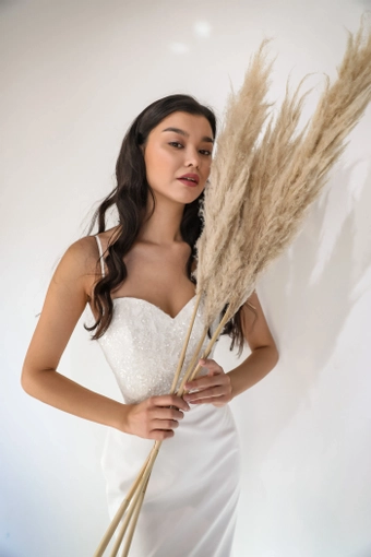 Olivia Bottega Selena #10 frontface vertical cropped thumbnail