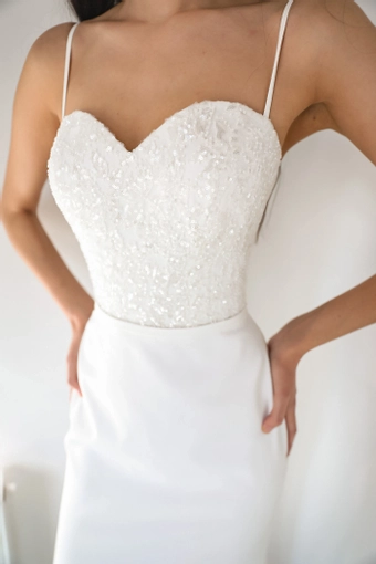 Olivia Bottega Selena #9 frontface vertical cropped thumbnail