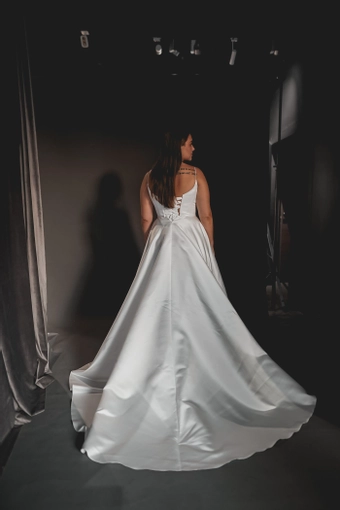 Olivia Bottega Sentea #10 default backface vertical thumbnail