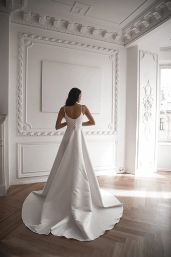 Olivia Bottega Sentea #11 backface vertical thumbnail