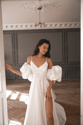 Olivia Bottega Sentea #16 frontface vertical cropped thumbnail