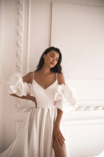 Olivia Bottega Sentea #15 frontface vertical cropped thumbnail