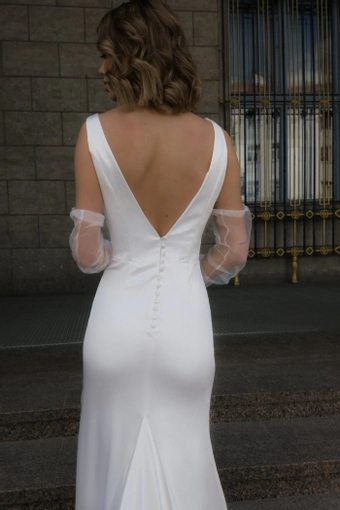 Olivia Bottega Solly #5 backface vertical cropped thumbnail