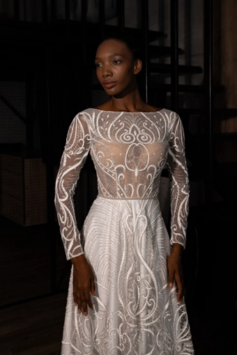 Olivia Bottega Toba #9 frontface vertical cropped thumbnail