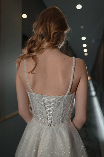 Olivia Bottega Wilma #9 backface vertical cropped thumbnail