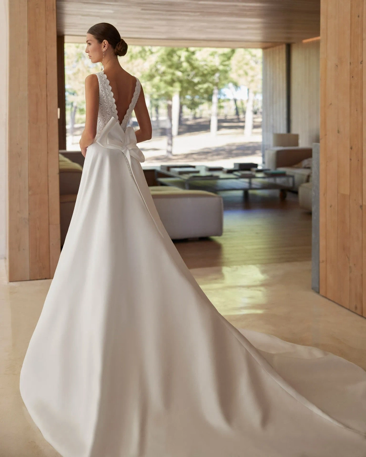 Rosa Clara Style #9A31 #4 backface vertical cropped picture
