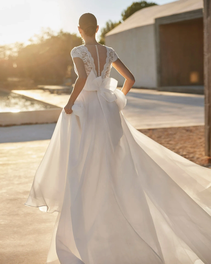 Rosa Clara Style #9A32 #5 backface vertical cropped picture